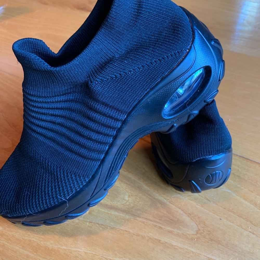 Comfortable walking shoe - Picture 2 of 5